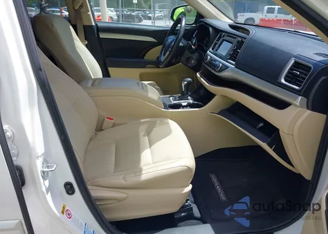 2015 Toyota Highlander Le Plus V6 из США, поврежденный, VIN 5TDBKRFH3FS197580